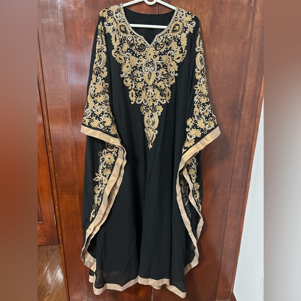 Black and Gold Middle Eastern Formal Kaftan/Dress